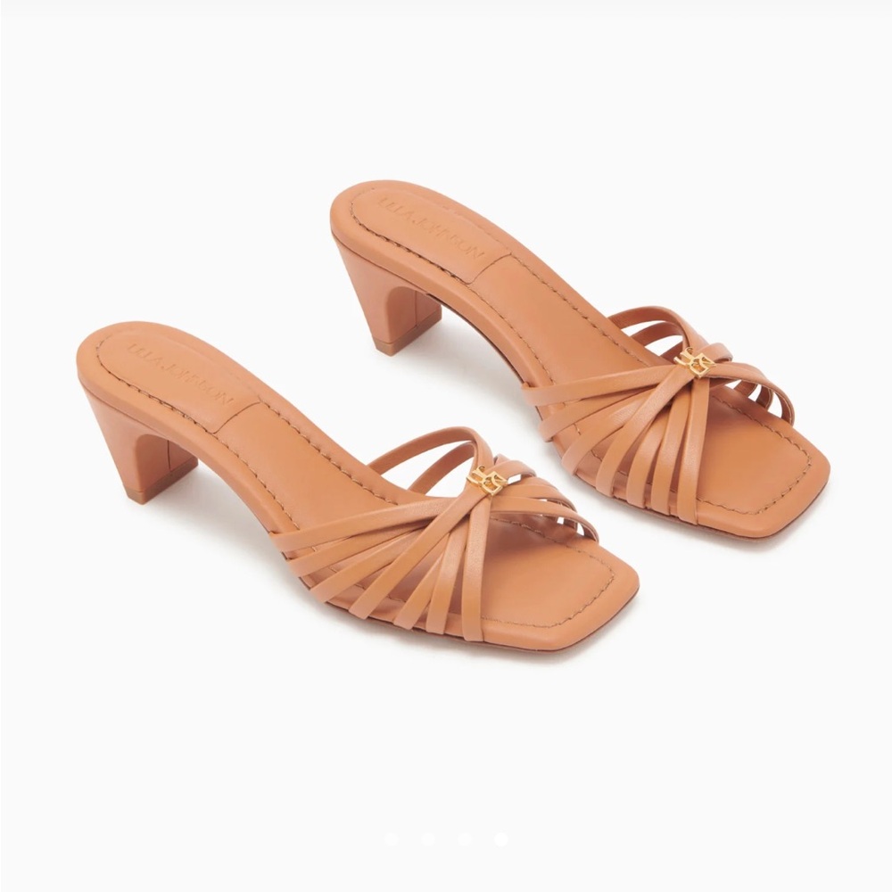 Ambrosia kitten heel